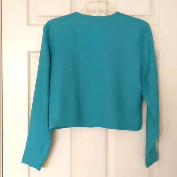 Diana Hartman Rayon and Linen Cropped Blazer with real pocket. - Picture 2 of 4